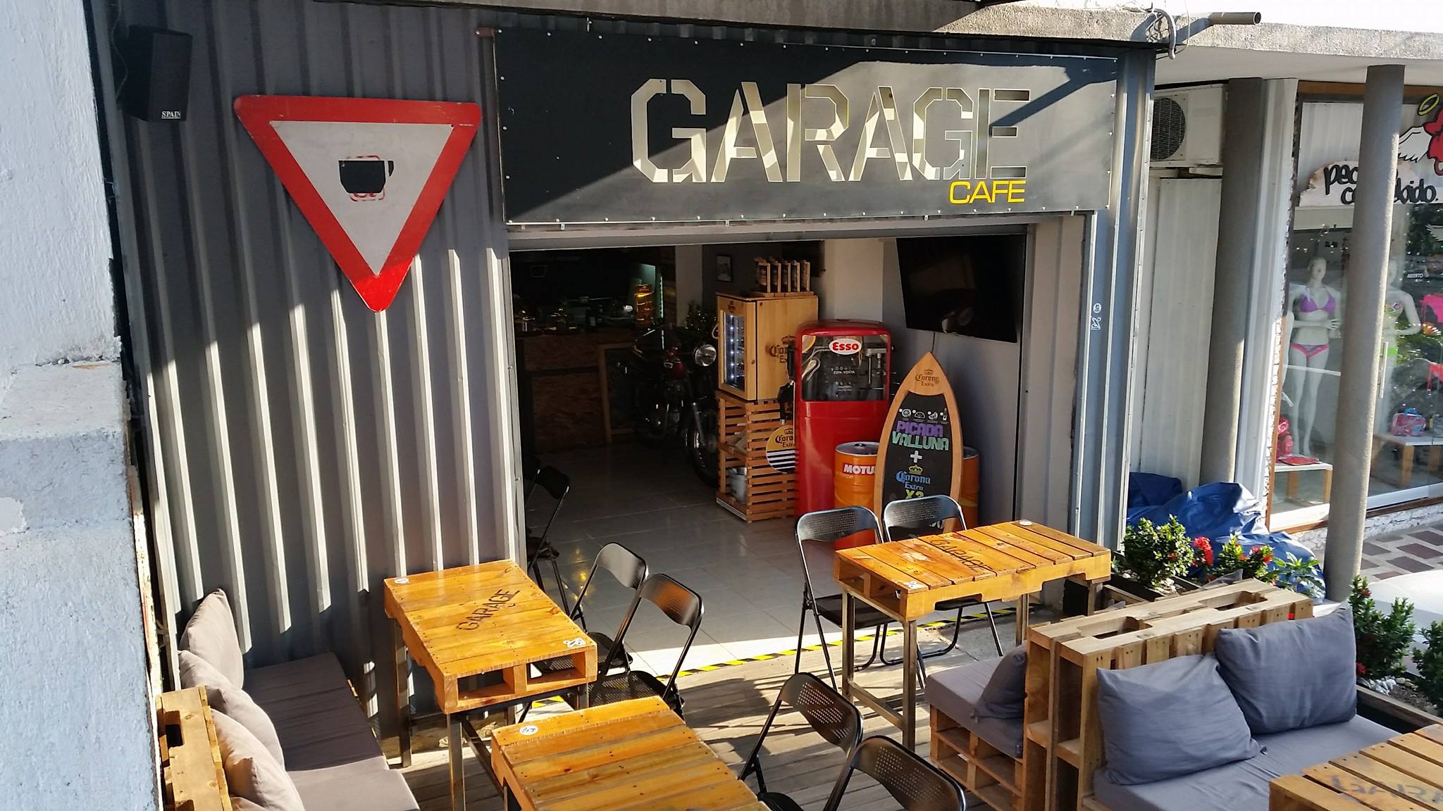 Garage Cafe